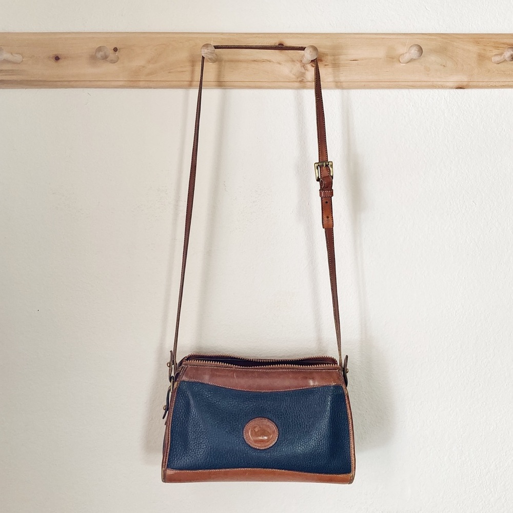 Vintage leather Dooney and Bourke crossbody purse
